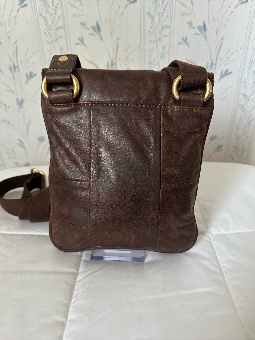 Juicy Couture Vintage Leather Crossbody - Picture 2 of 15